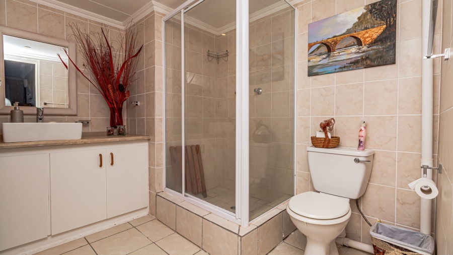 5 Bedroom Property for Sale in Village On Sea Western Cape